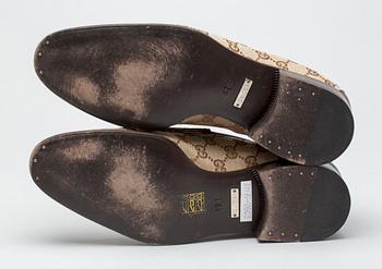SKOR, Gucci.