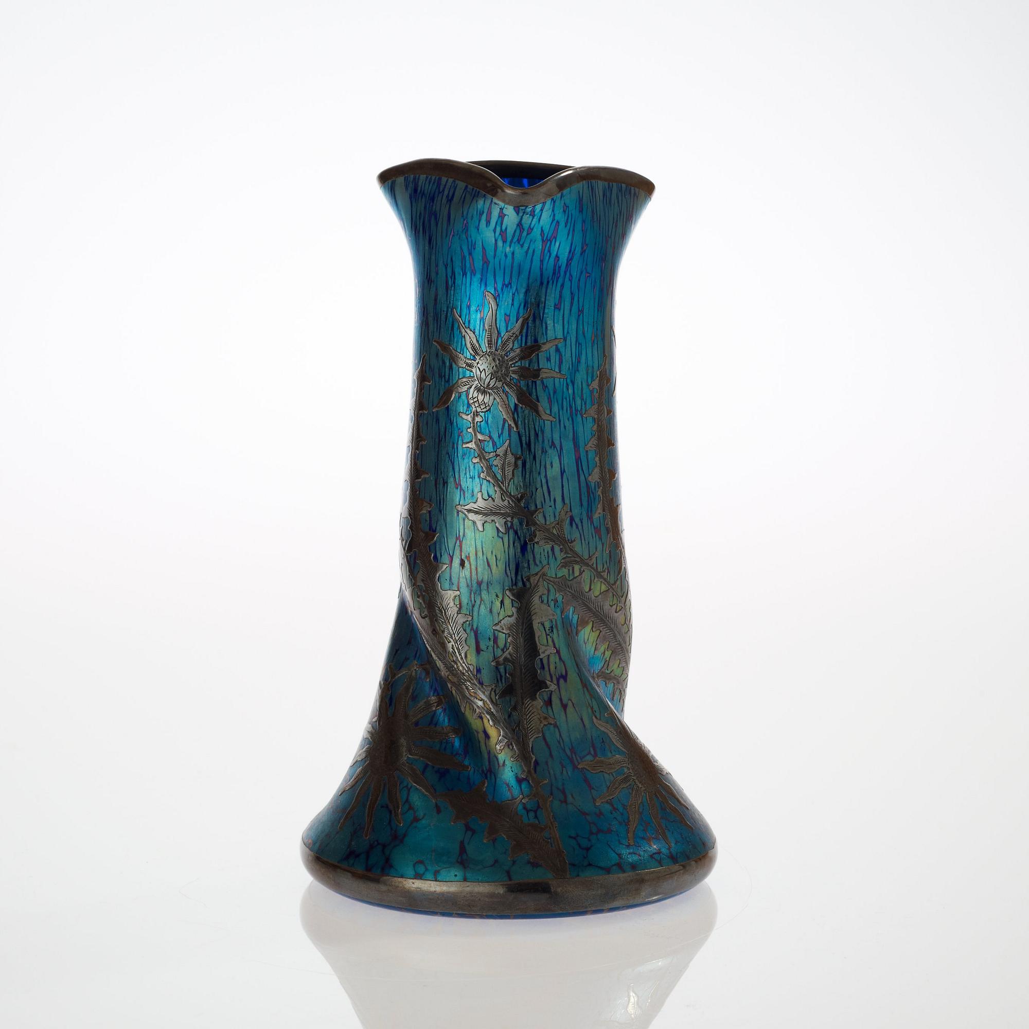 An Adolf Zasche Art Nouveau iridescent glass vase, Gablonz circa 1900.