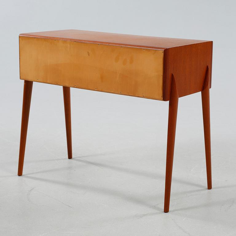 A GT 6835 mirror table, designed by Rimbert Sandholdt, 1959.