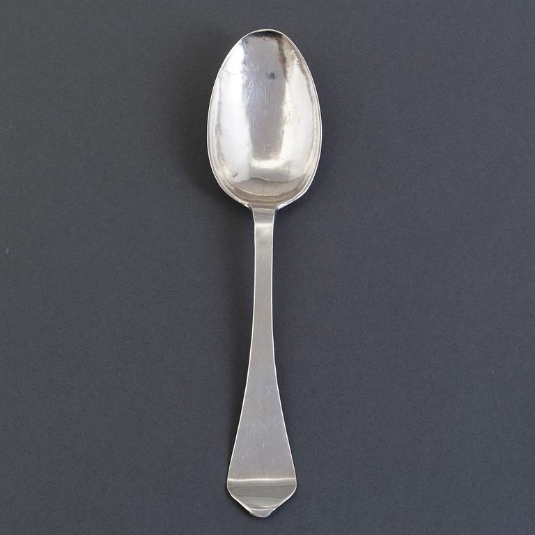A Swedish 18th century silver rat-tale spoon, mark of Carl Lemon da, Uppsala 1735.