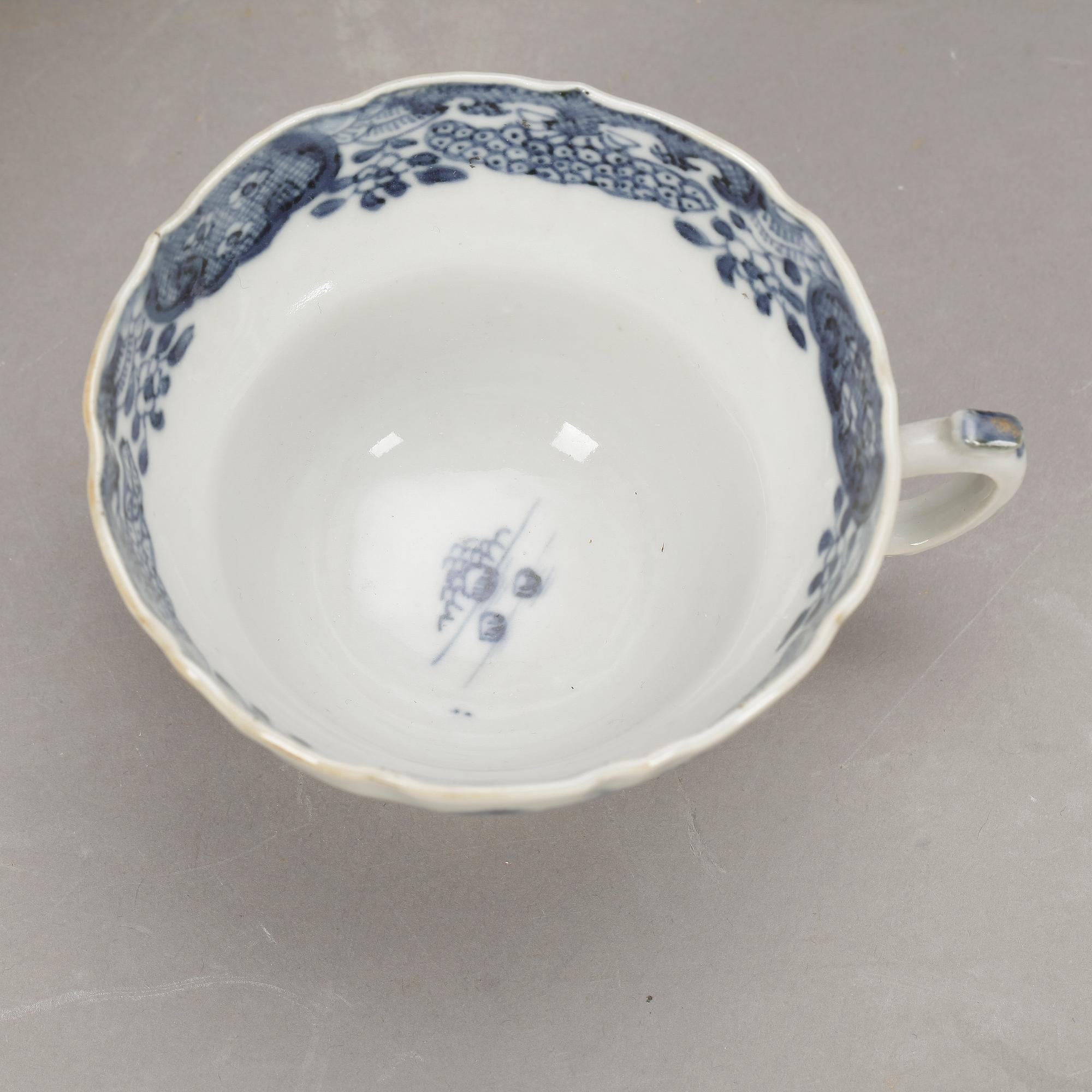 TESERVIS, 9 delar snarlika, porslin, Kina, Qianlong, (1736-1795).