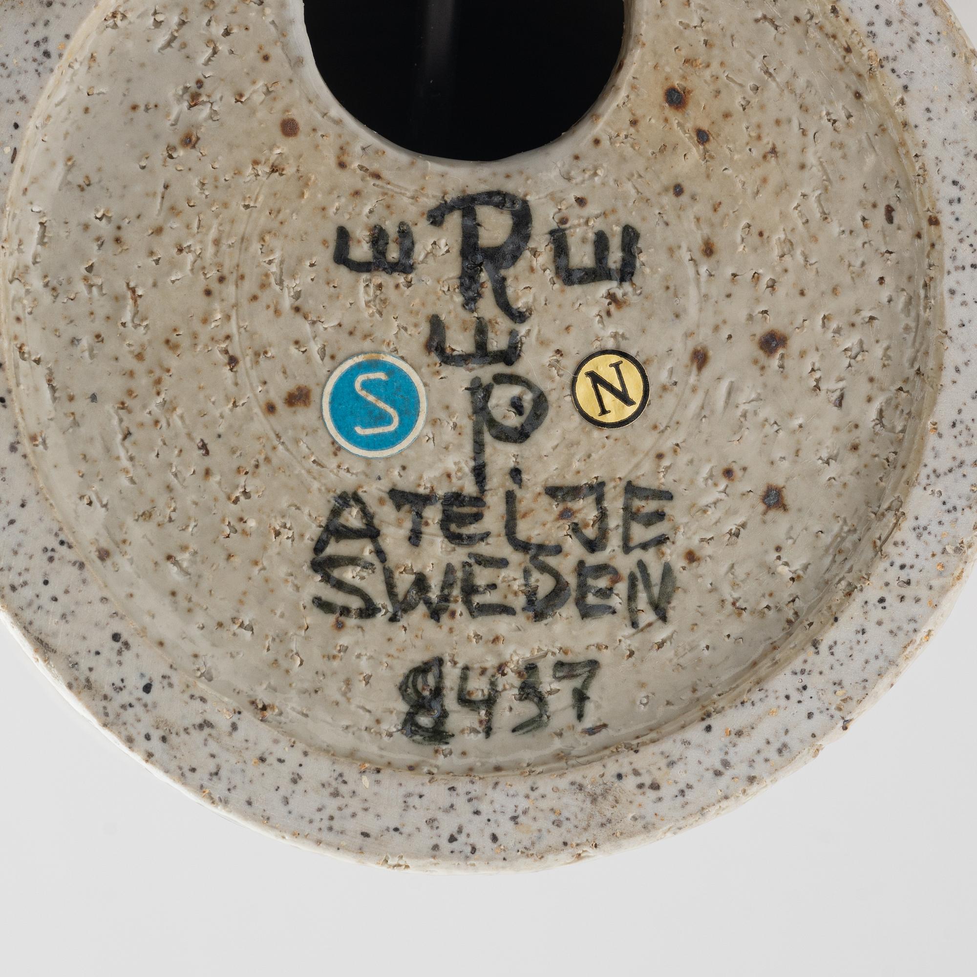 Inger Persson, golvlampa, chamotterat stengods, Rörstrand 1960-tal.