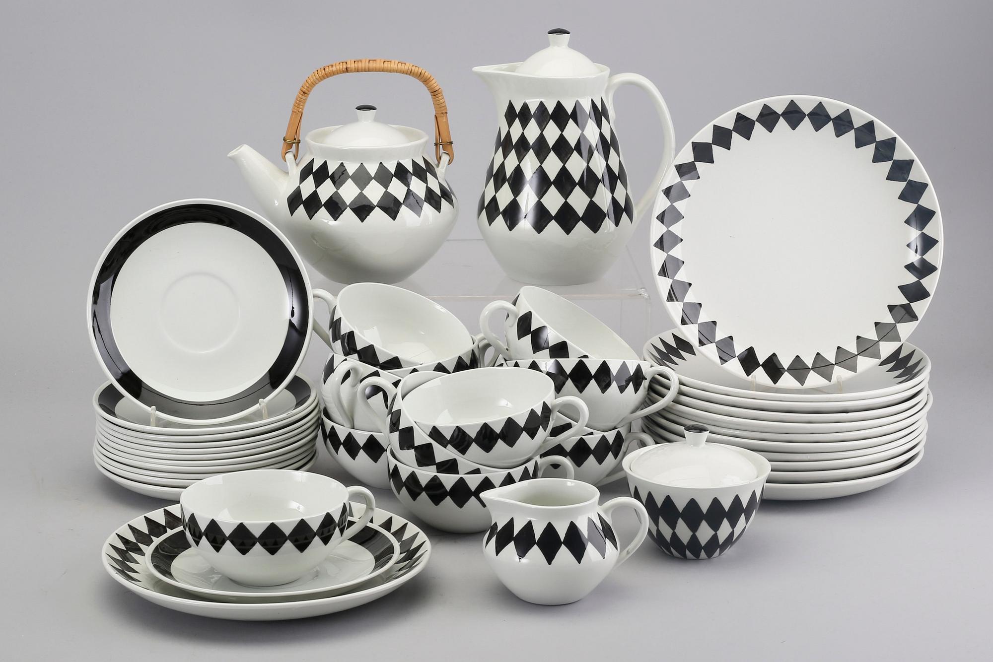 Karin Björquist, a Gustavsberg 'Svart Ruter' service (28 pc).