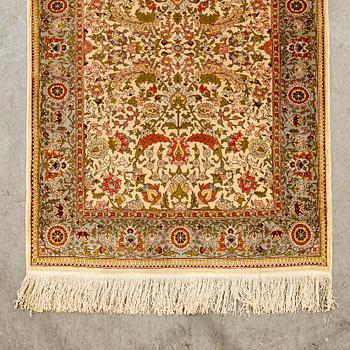A silk Hereke rug. 120x80 cm.