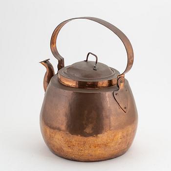 A large copper coffee pot, 19th Century.