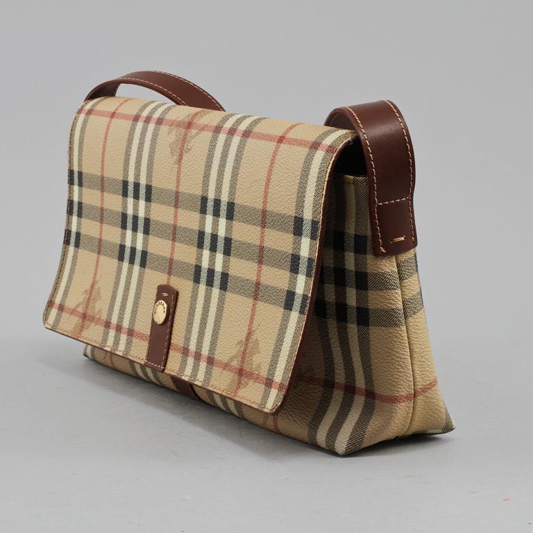 VÄSKA, Burberry, London.