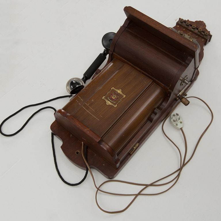 VÄGGTELEFON, märkt Jydsk Telefon-Aktieselskab, 1900-talets början.