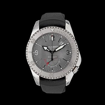 1108. A Girard-Perregaux steel gentleman's wrist watch, automatic 2010.