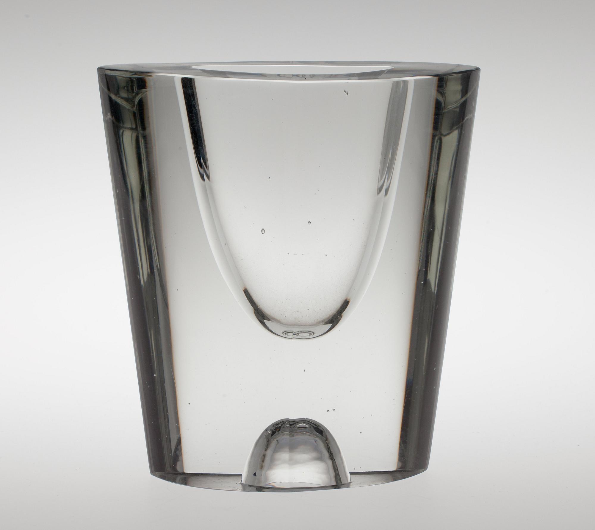 Tapio Wirkkala, A VASE, 3900-42.