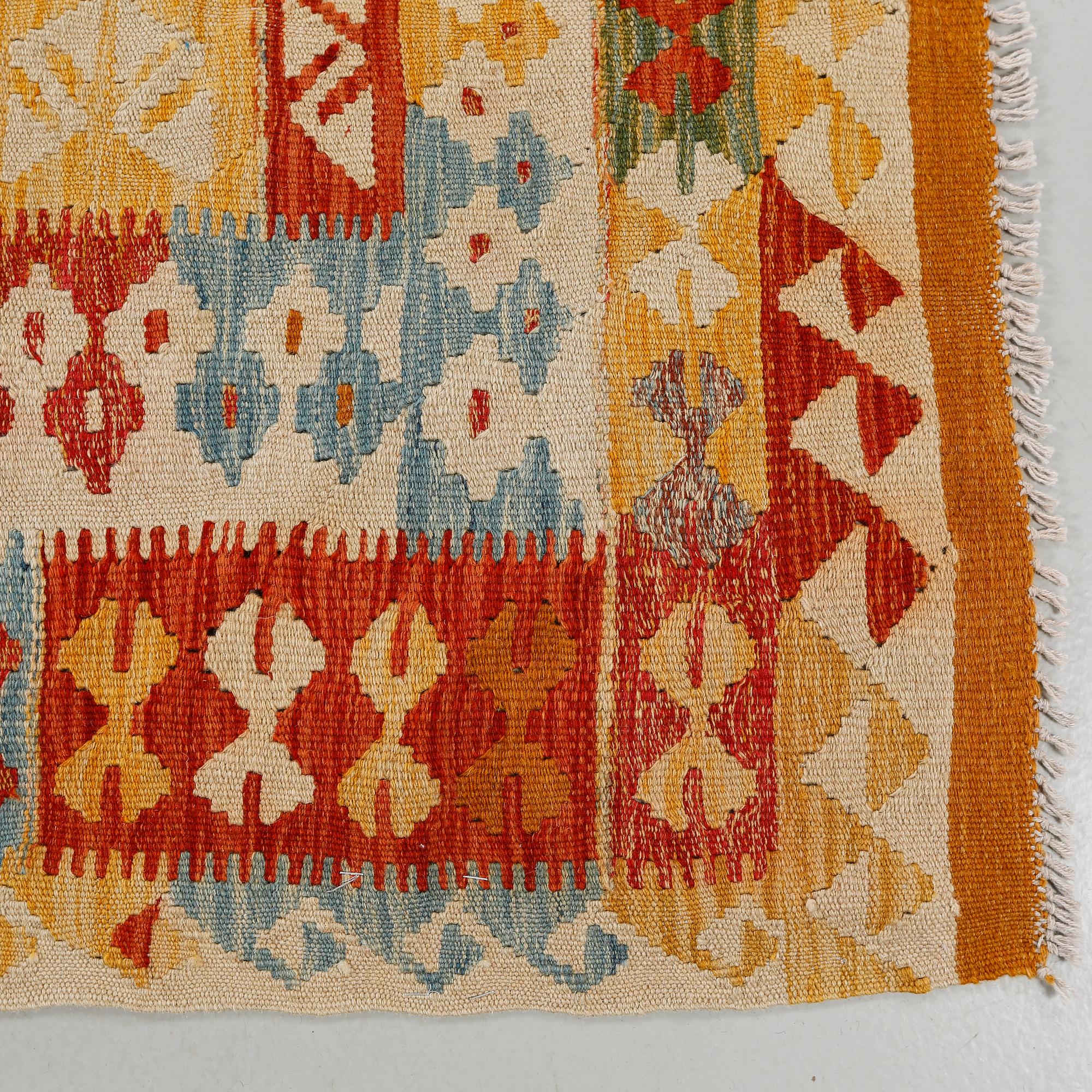 MATTA, Kelim, ca 300x240 cm.