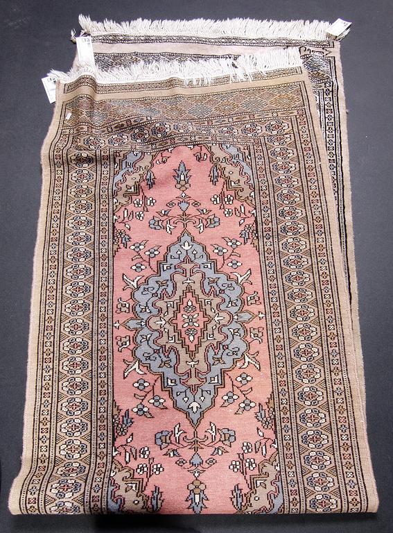 GALLERIMATTA, orientalisk, 256 x 80.