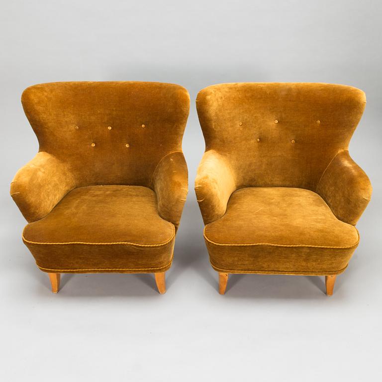 Ilmari Lappalainen, A pair of mid-20th-century 'Laila' armchairs for Asko, Finland.