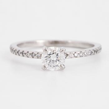 Brilliant-cut diamond ring.