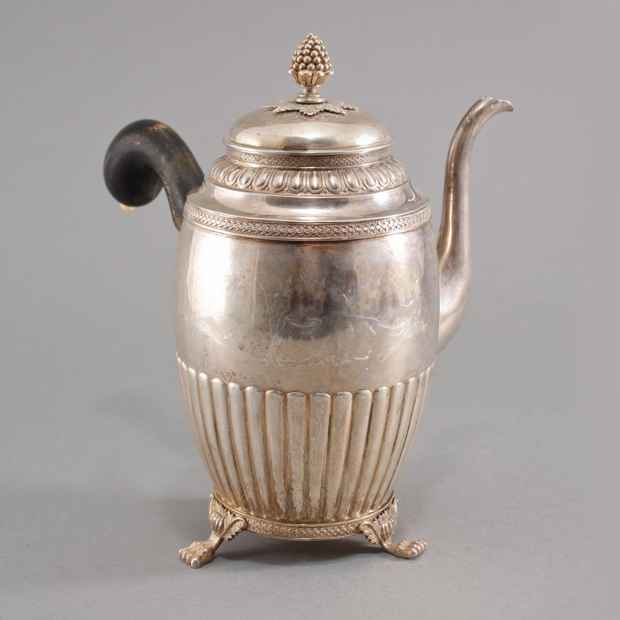 KAFFEKANNA, silver, Johan Petter Grönvall, Stockholm, 1827, vikt 693.