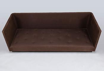 Gunnel Nyman, A sofa manufactured by Huhdan Puusepänliike 1934.