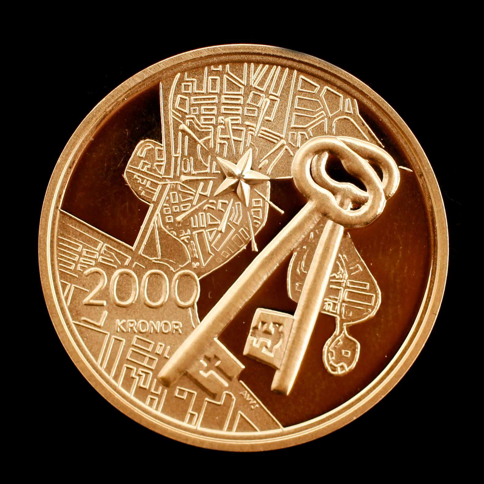 GULDMYNT, Kungliga Slottet 250 år, 2000 kr, 2004. Vikt ca 12 g.