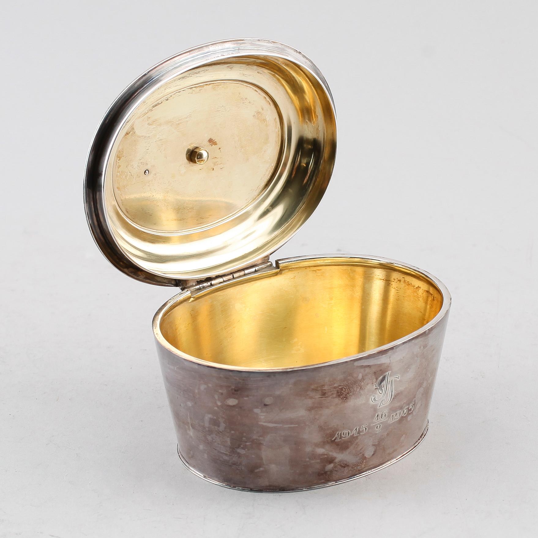 SOCKERSKRIN, silver, W.A Bolin, Stockholm 1947. Total vikt ca 297 g.