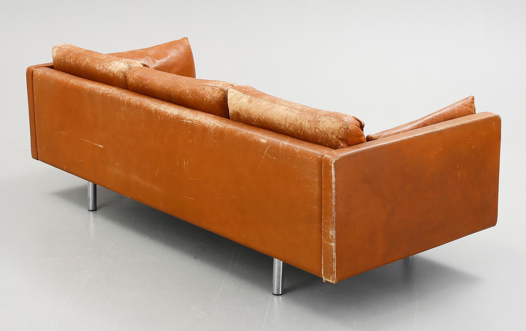 SOFFA, skinn, 1900-talets andra hälft.