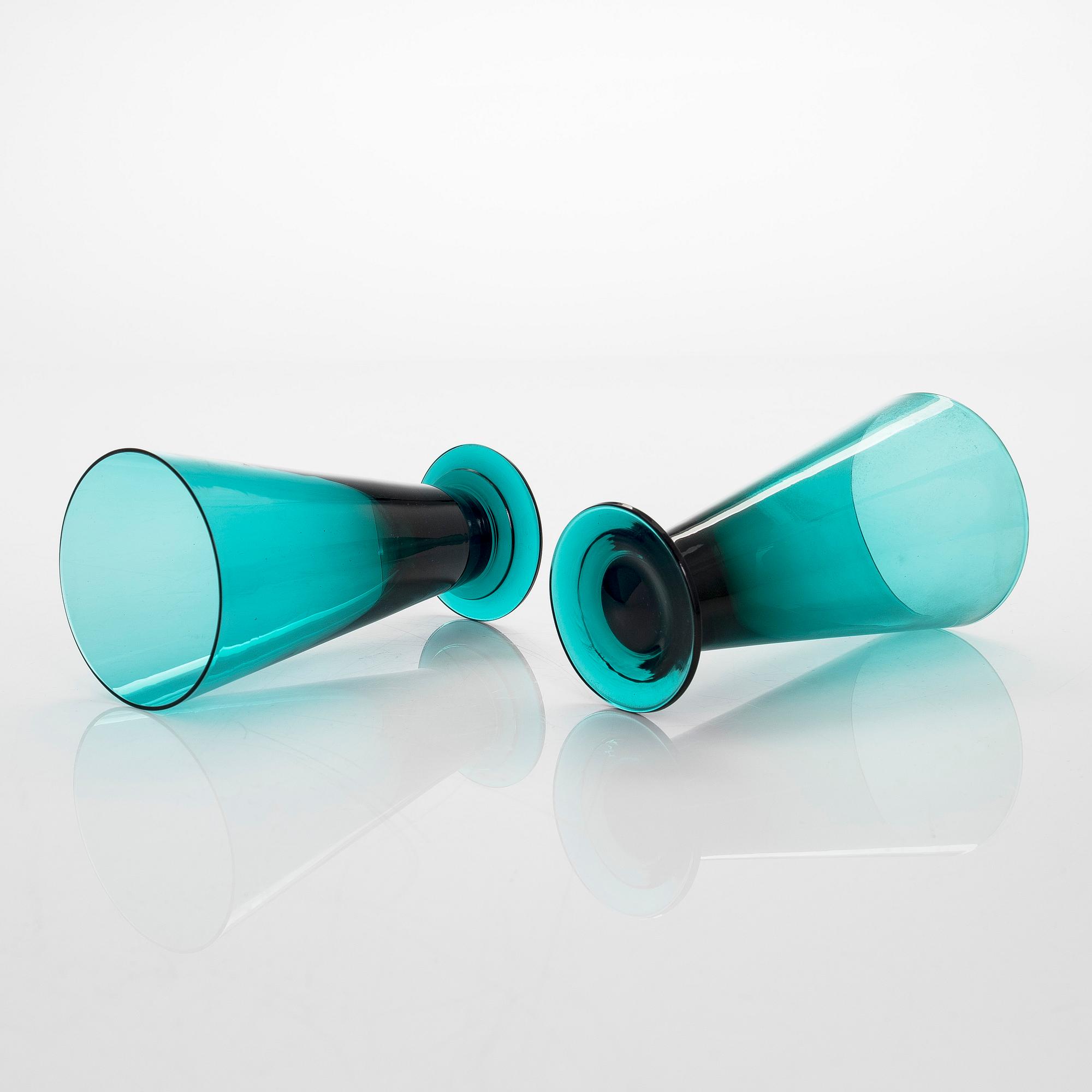 Nanny Still, A set of mid 20th century  jug and 6 goblets, T/335, for Riihimäki Glasswork. In production 1950-1970.