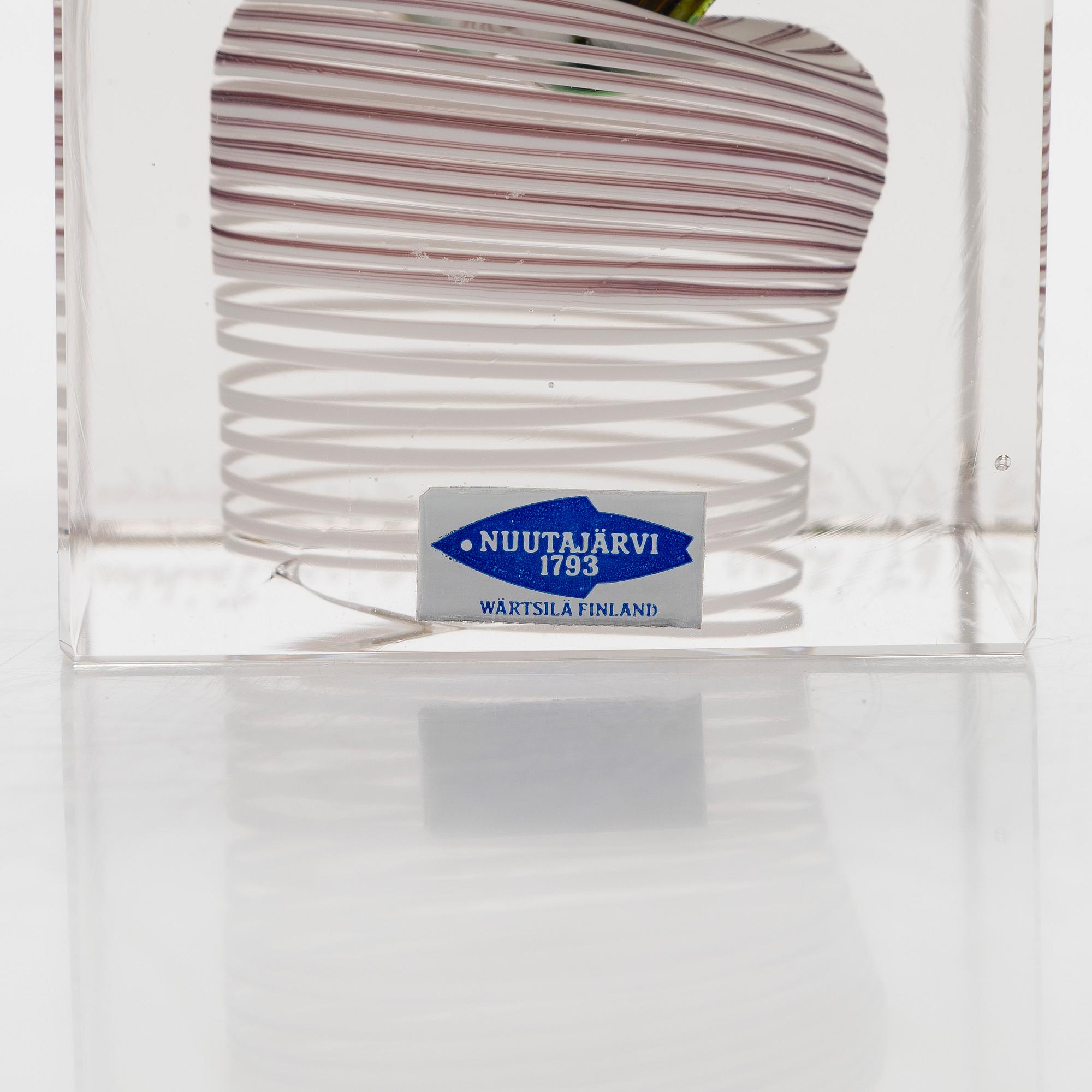 Oiva Toikka, årskub, glas, signerad Oiva Toikka, Nuutajärvi 1978, numrerad 67/2000.