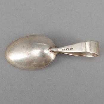 PARTI SILVER, 5 delar, silver, bland annat ett par manschettknappar i sterlingsilver, 1900-tal. Vikt ca 525 gram.