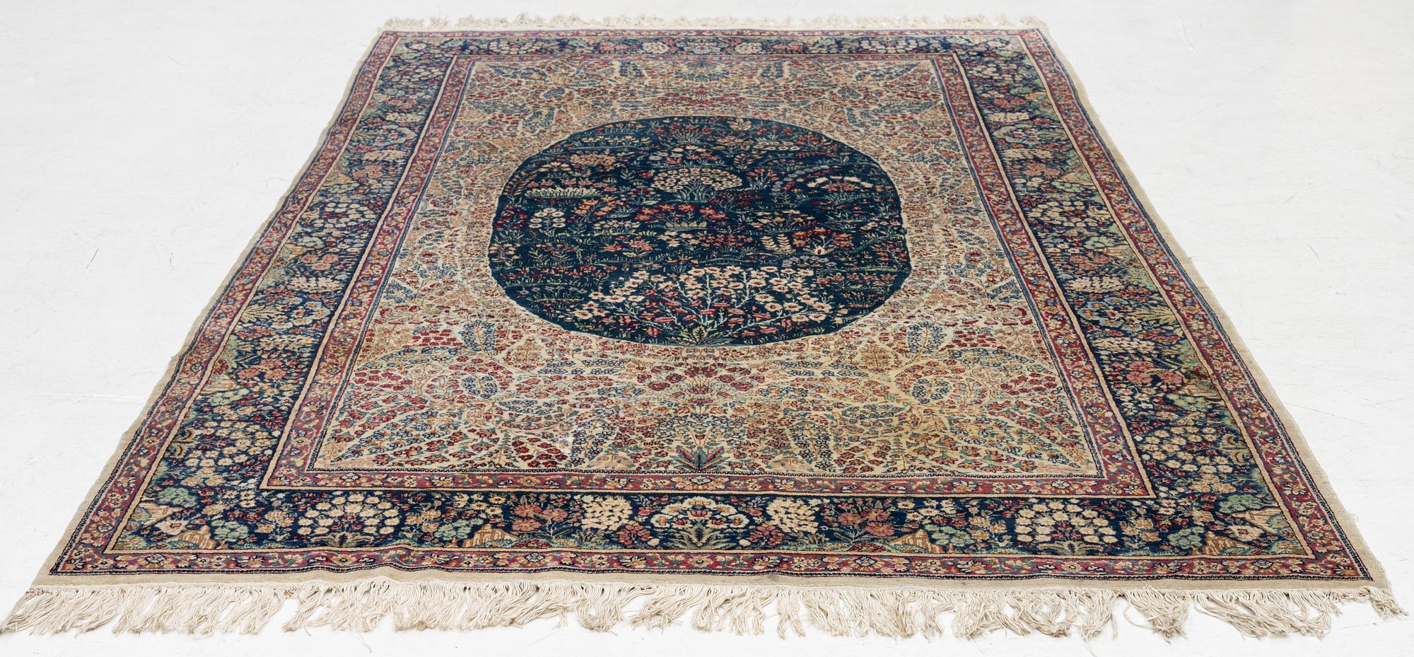 Rug, Kirman Millefleur, approx. 250 x 150 cm.