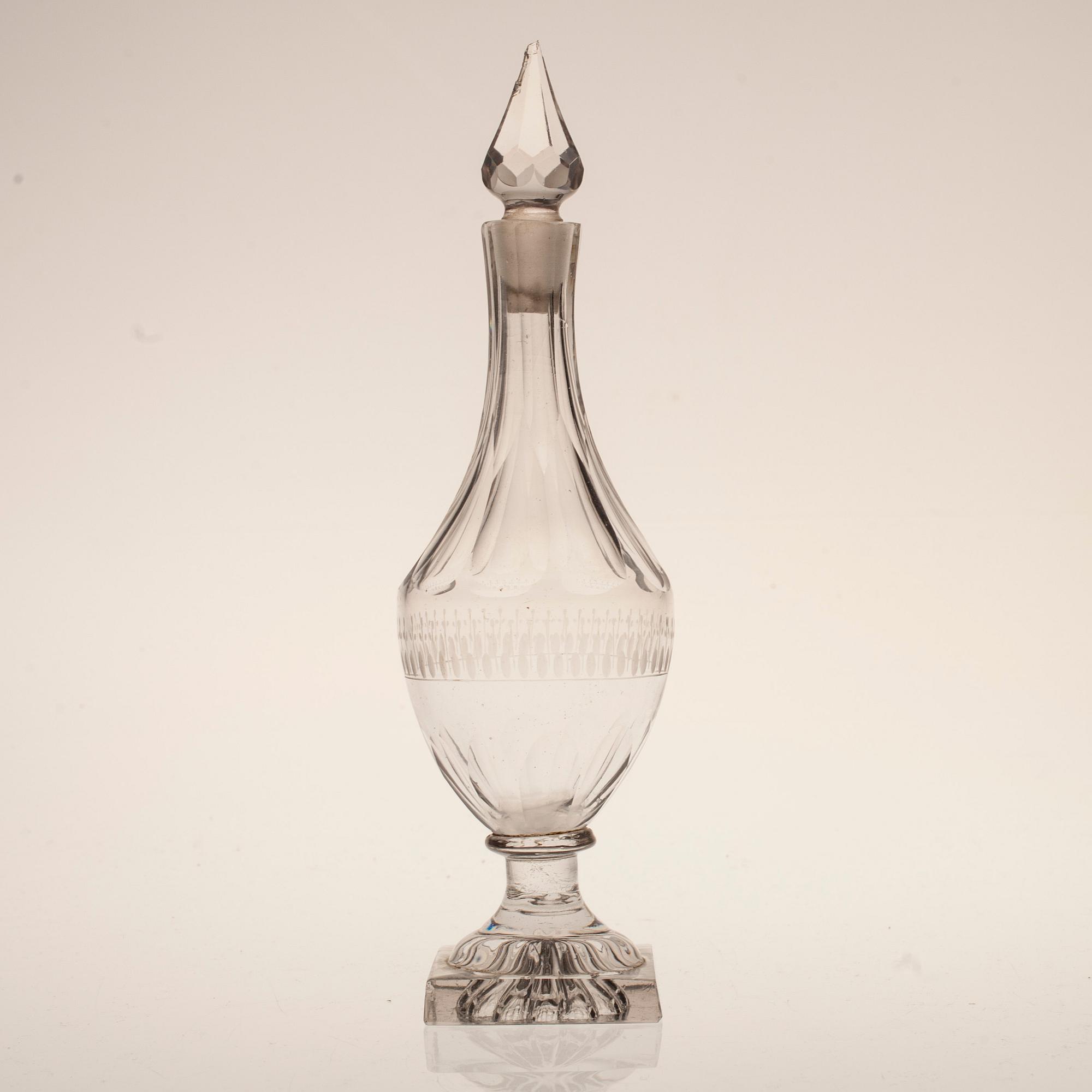 PARTI GLASFÖREMÅL, 5 delar, 1700/1800-tal.