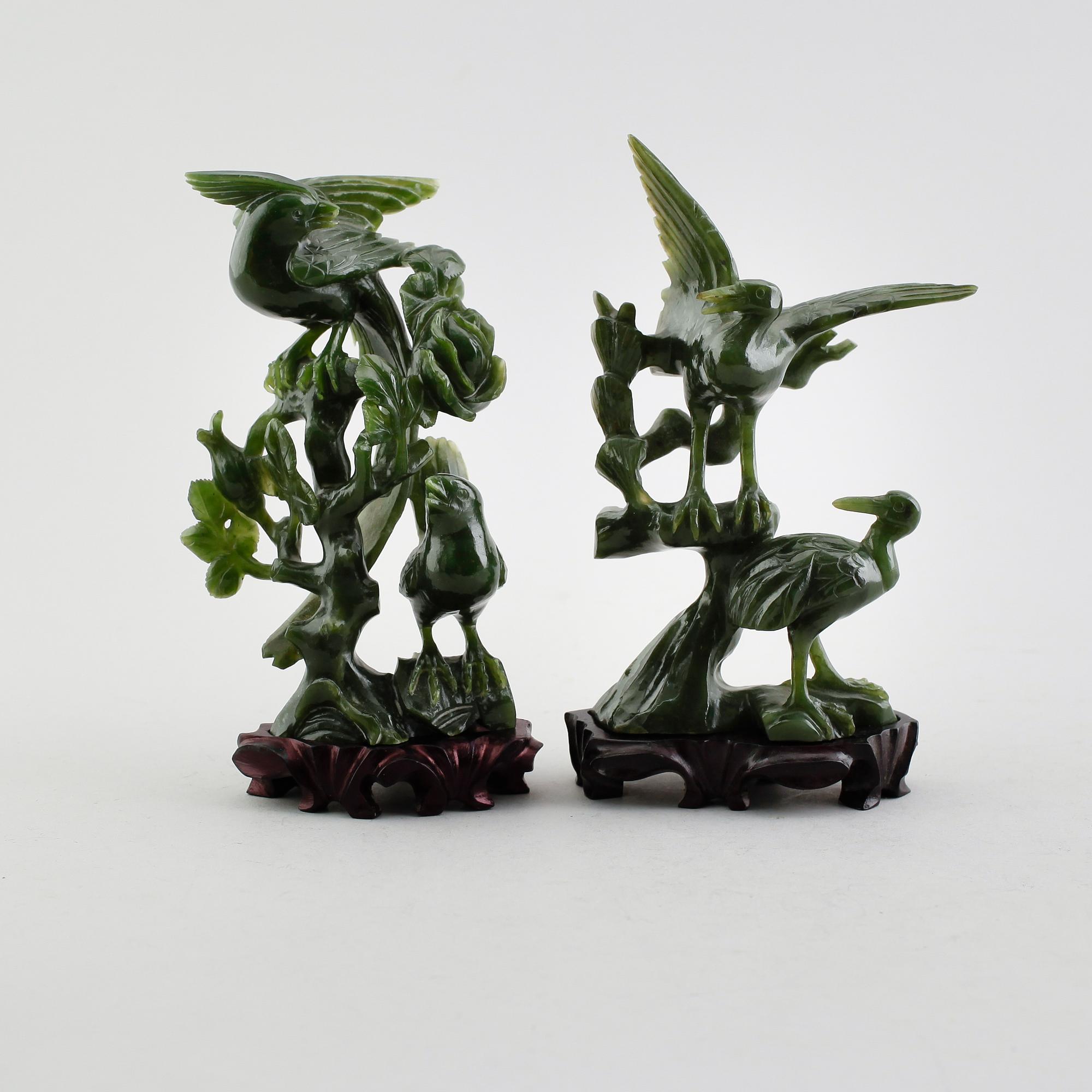 FIGURER, 2 st, nefrit, Kina.