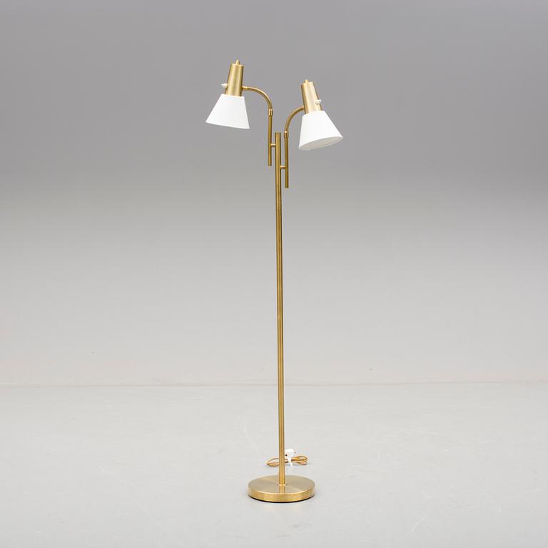GOLVLAMPA, 1900-talets tredje kvartal.