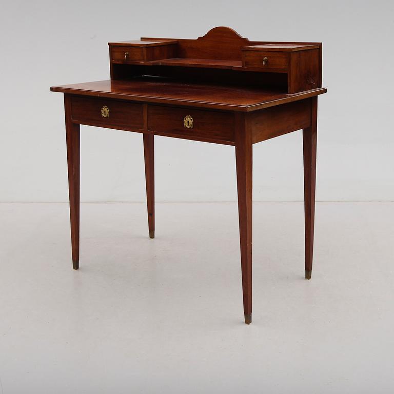 SKRIVBORD, 1900-talets första hälft.