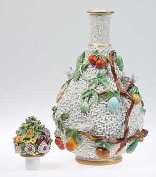 LOCKURNA, porslin, Meissen, 1900-talets början.