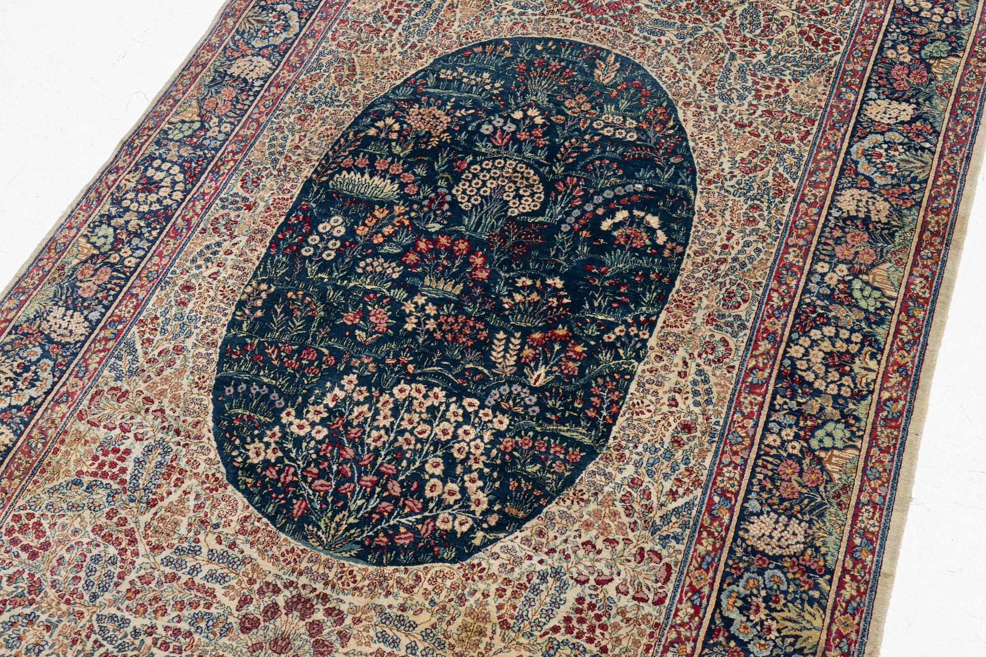 Rug, Kirman Millefleur, approx. 250 x 150 cm.