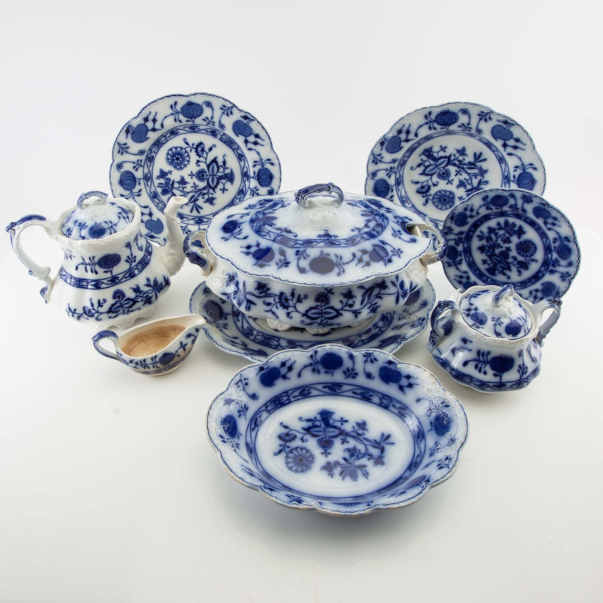 Service 46 pcs "Holland" Johnson Bros England circa 1900 stoneware.