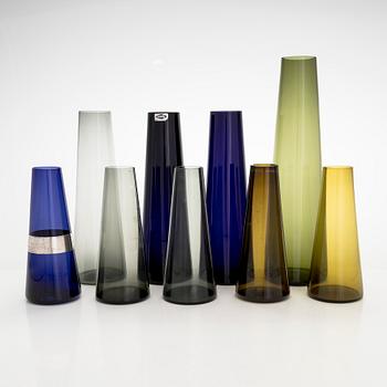 Saara Hopea, vases, 9 pcs, model 1404 Nuutajärvi Notsjö. Designed in 1953.