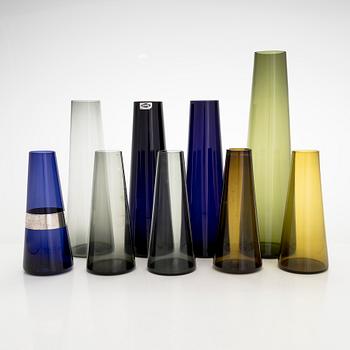 Saara Hopea, vases, 9 pcs, model 1404 Nuutajärvi Notsjö. Designed in 1953.