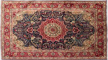Rug, oriental, semi-antique, approximately 298x207 cm.