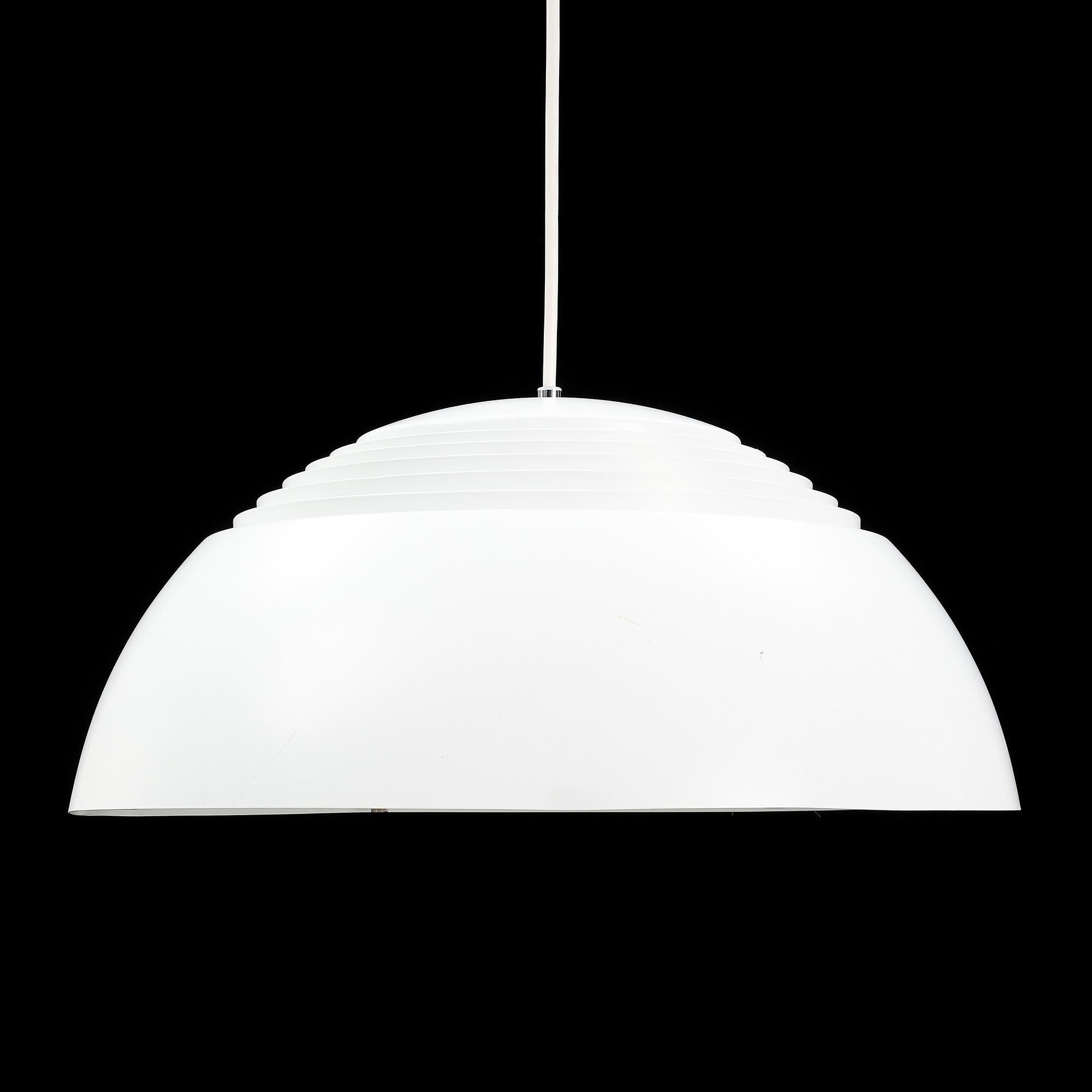 Arne Jacobsen, taklampa, "AJ Pendel", Louis Poulsen, Danmark.