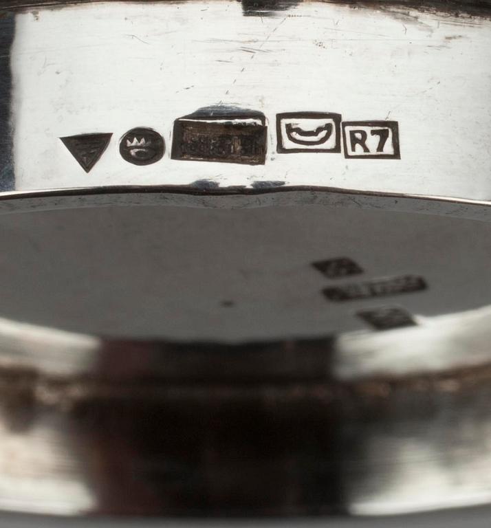 MUGG, silver, Kina. Finska importstämplar, Koruteollisuus Tillander, Helsingfors 1970. Vikt ca 147 g.