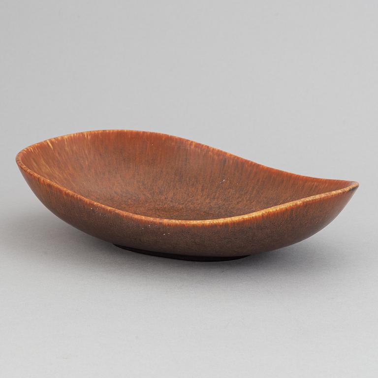 Carl-Harry Stålhane, a set of two stoneware bowls for Rörstrand and a stoneware dish from Palshus, Denmark.
