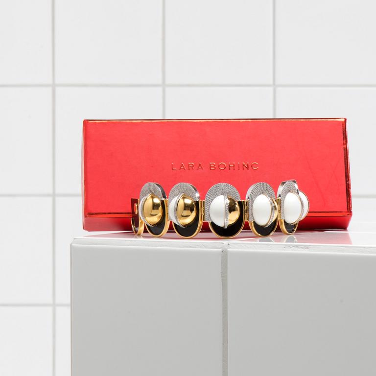 ARMBAND, Lara Bohinc.