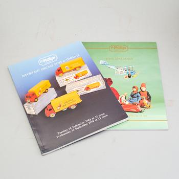 A large lot of ca 200 toy auction catalogs.