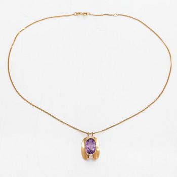 Eero Rislakki, A 14K gold necklace with an amethyst. Westerback, Helsinki 1960.