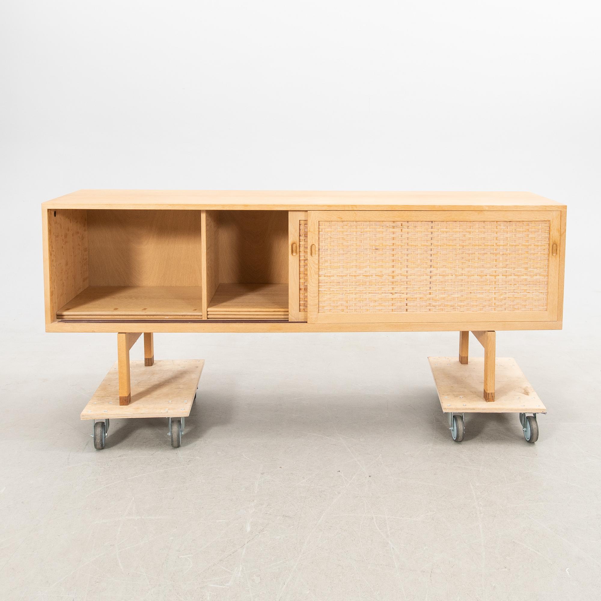 Hans J. Wegner, sideboard, RY-26, för RY Möbler, Danmark.