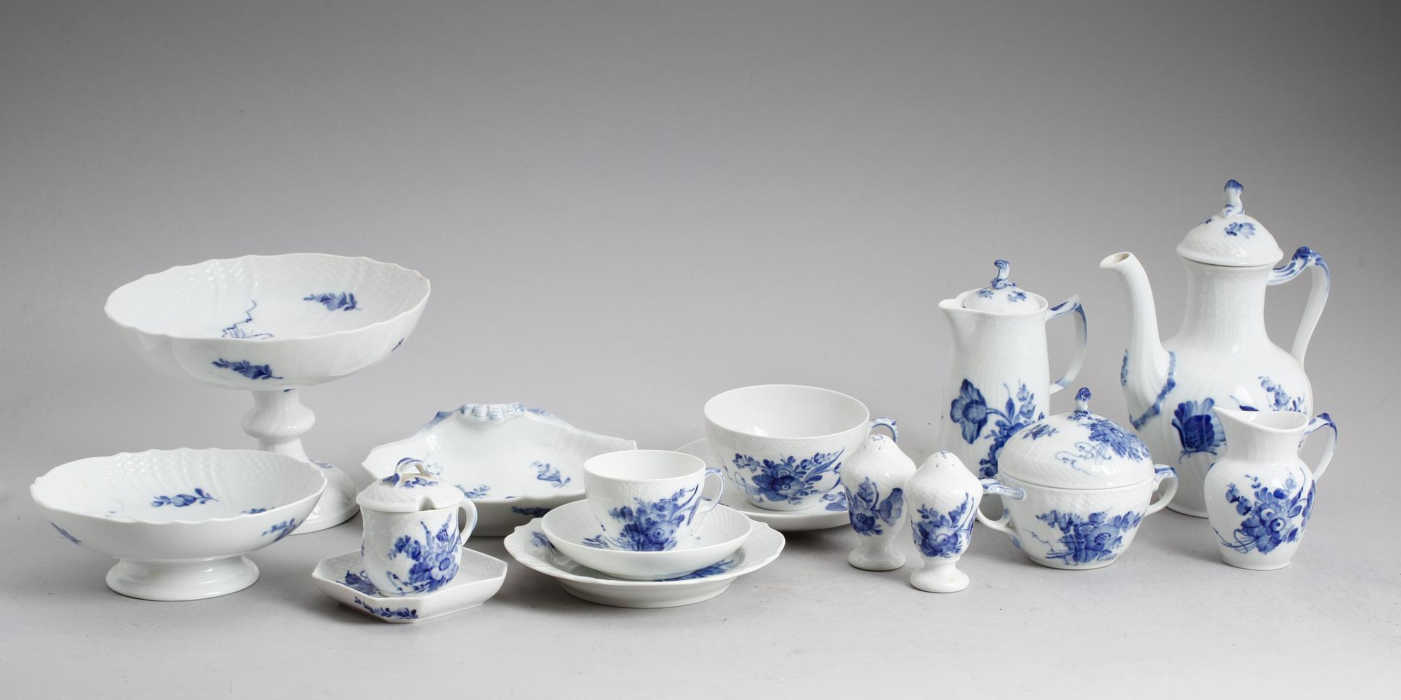 SERVISDELAR, 29 delar, porslin, "Blå Blomst", Royal Copenhagen.