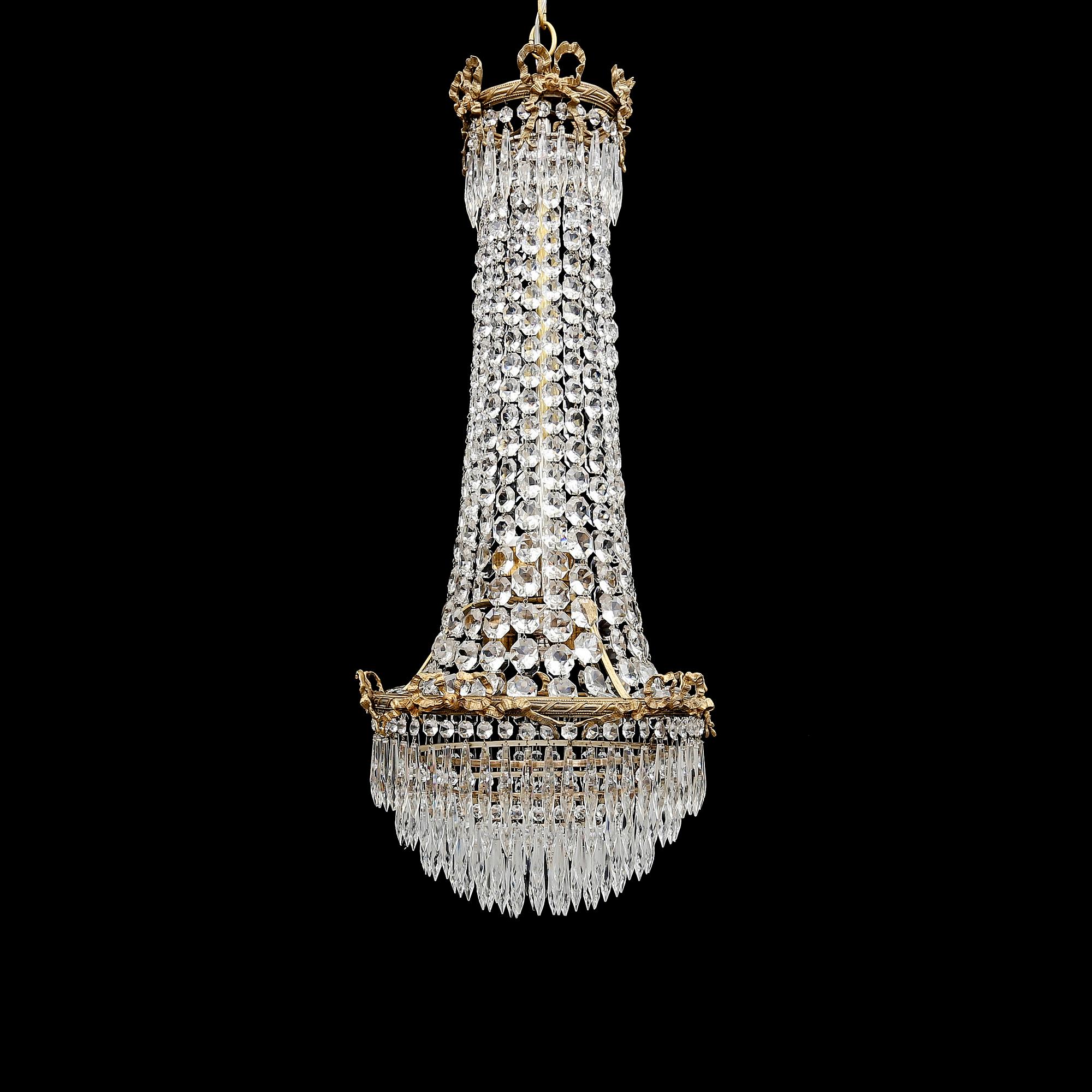 LJUSKRONA, 1900-tal. Höjd ca 90 cm.