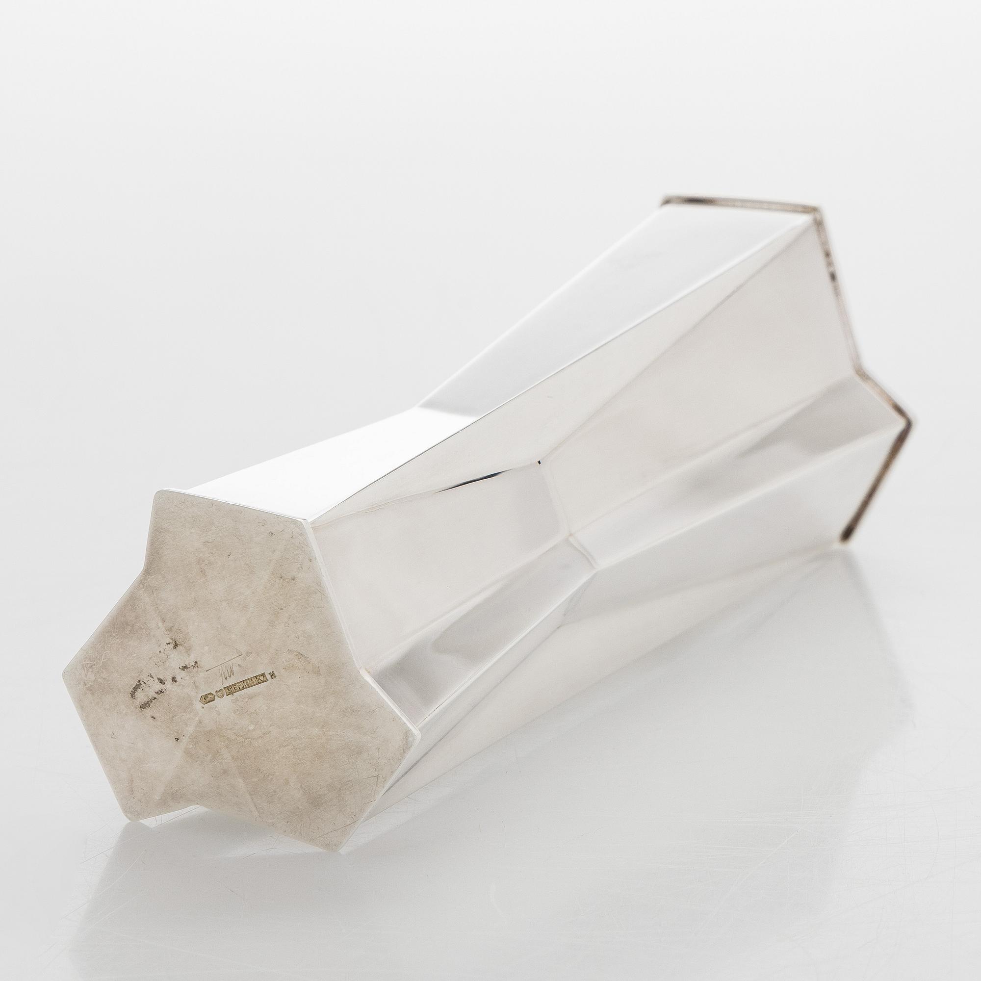 Tapio Wirkkala, A silver vase, model TW 6-3, Kultakeskus, Hämeenlinna 1963.