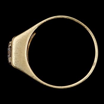 RING, 18 k guld, med solitär briljant 0.54 ct TW/VS. Total vikt med sten ca 8 g.