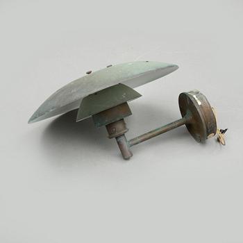VÄGGLAMPA, för utomhusbruk, "PH", Poul Henningsen för Louis Poulsen, Danmark, 1900-tal.