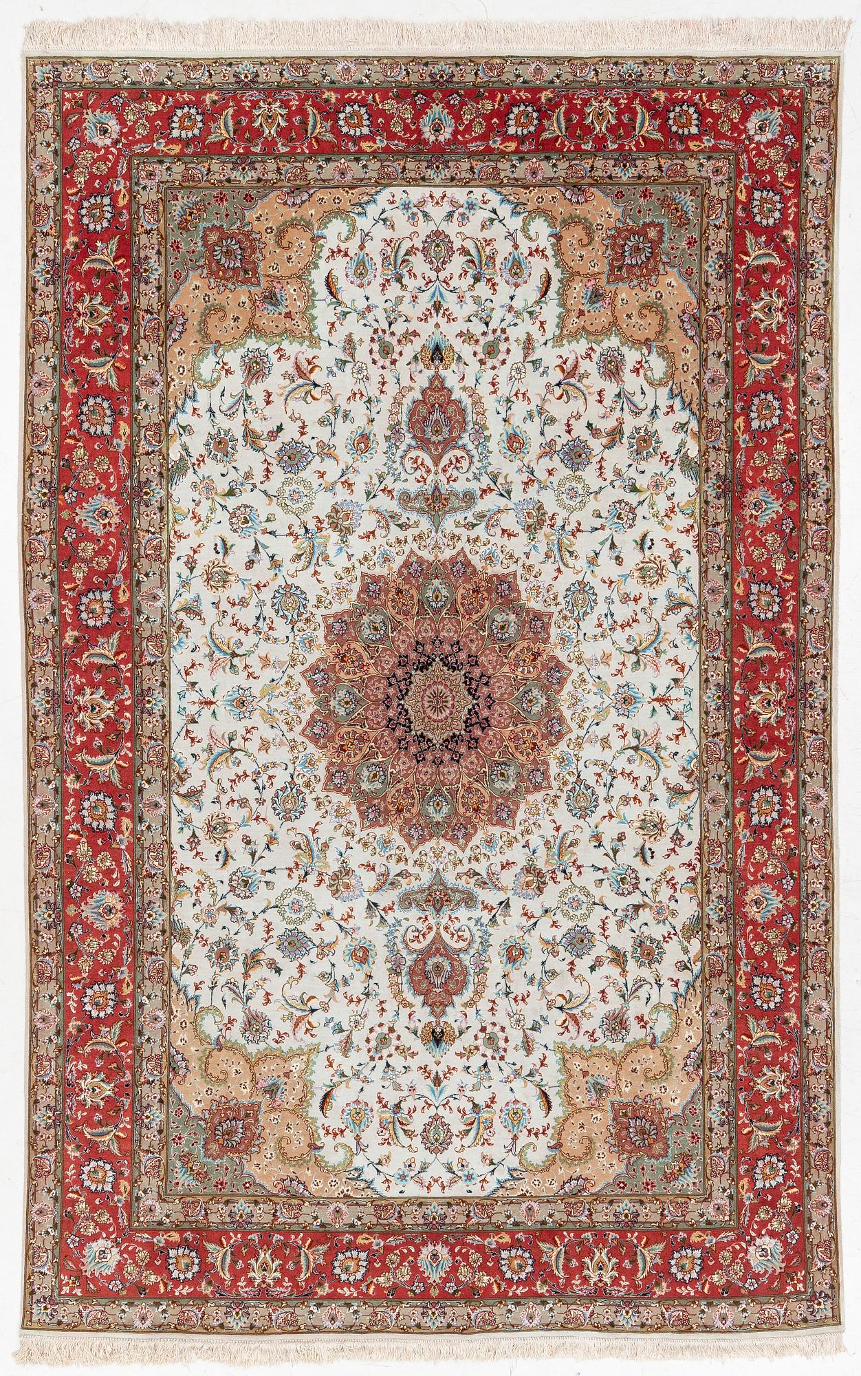 Rug, Tabriz, approx. 312 x 200 cm.