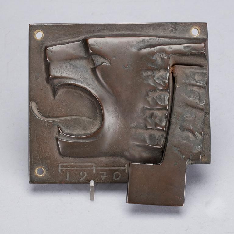 ARMAS HUTRI, skulptur, patinerad brons, signerad AH och daterad 1970.